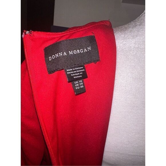 Donna Morgan Women's Long Sleeve V-Neck Dress with Faux Pockets - Picture 6 of 7